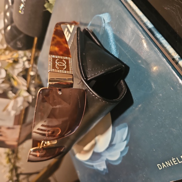 Vintage Chanel GOLD Rimless Frame w/Crystal LOGO Brown Sunglasses- nowhere - Picture 11 of 12
